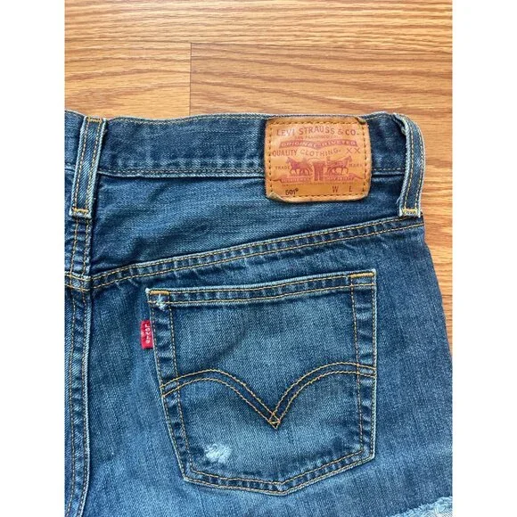 Levi's 501 Denim Blue Shorts Size 27 - Picture 2 of 3
